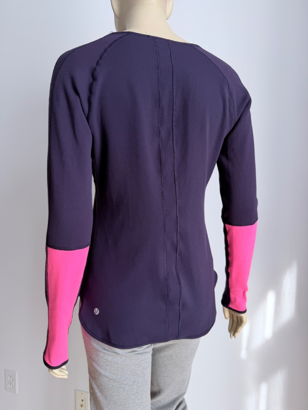 Lululemon Runder Under Long Sleeve - Picture 5 of 14